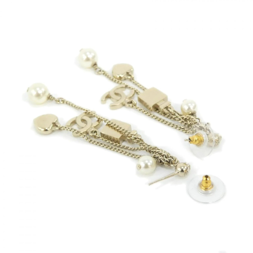CHANEL White Earrings - Picture 3 of 3